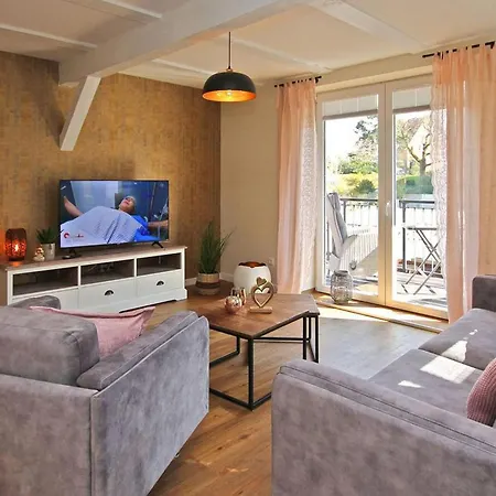 1 Bedroom Cozy In Waren Mueritz Apartamento