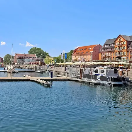 1 Bedroom Cozy In Waren Mueritz Apartamento
